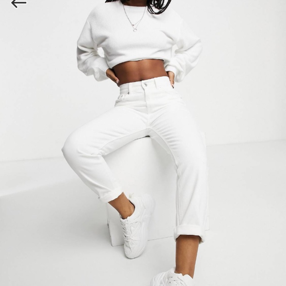 Pull & Bear mom jeans in white